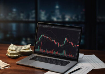متداولو سوق التنبؤ يستخدمون الذكاء الاصطناعي، والروبوتات، وعمليات اختراق البيانات لتحقيق ميزة تنافسية