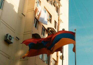 أرمينيا تتجه لوقف المقامرة الإلكترونية غير القانونية عبر حظر خدمات الاتصالات